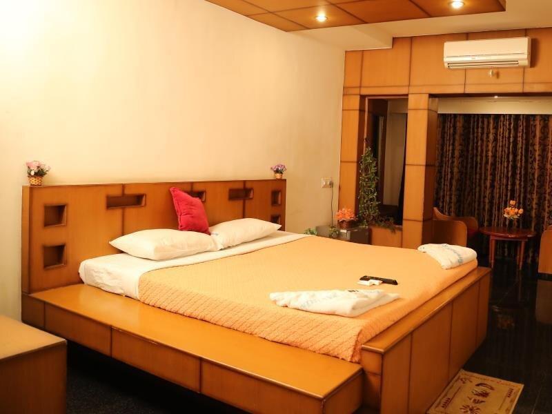 Соманур: Brindhavan Hotels