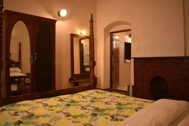 Ути: The Grange Hotel