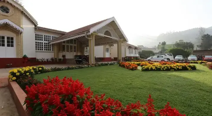 Ути: The Grange Hotel