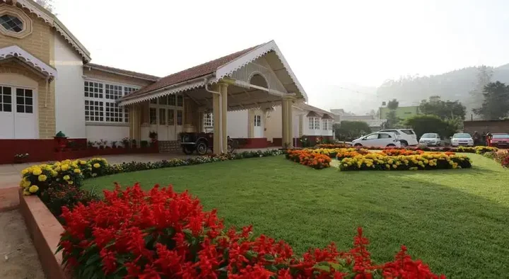 Ути: The Grange Hotel