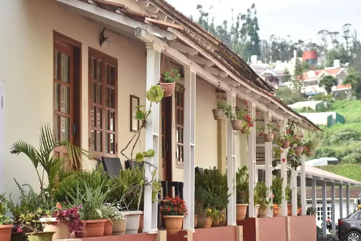 Ути: The Grange Hotel