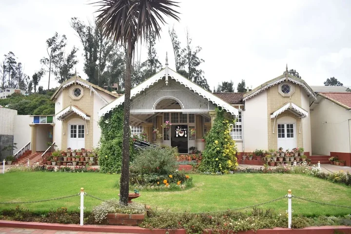 Ути: The Grange Hotel