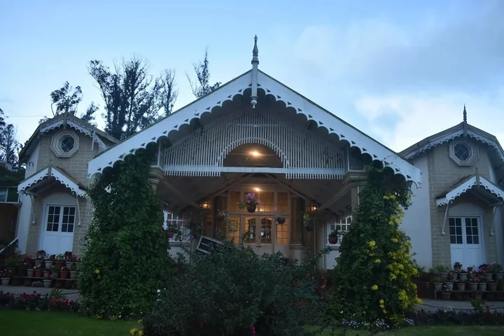 Ути: The Grange Hotel