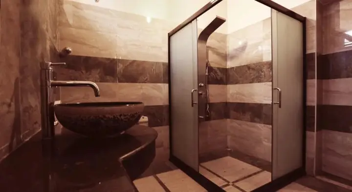 Ути: The Grange Hotel