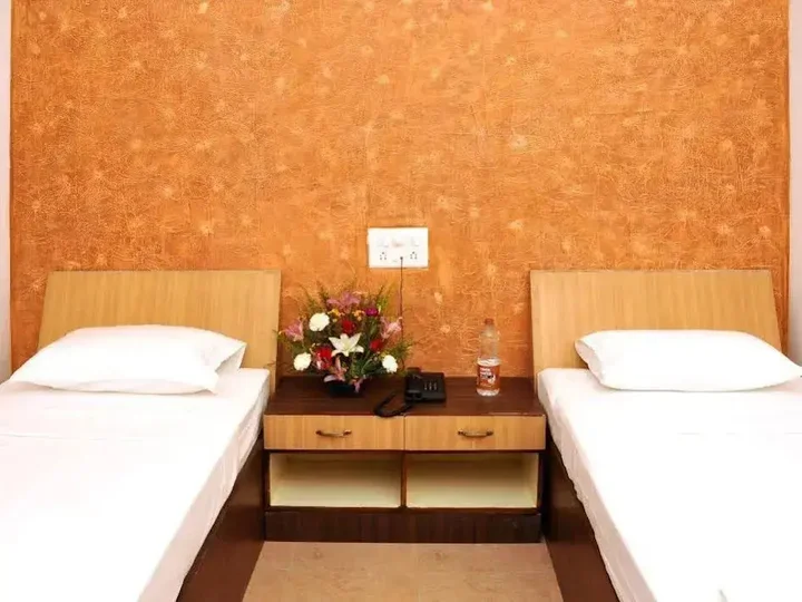 Коимбатур: Hotel Sapthagiri Nest