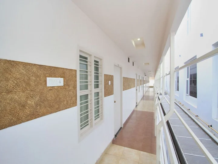 Коимбатур: Hotel Sapthagiri Nest