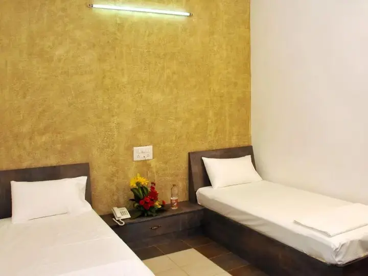 Коимбатур: Hotel Sapthagiri Nest