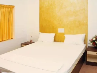 Коимбатур: Hotel Sapthagiri Nest