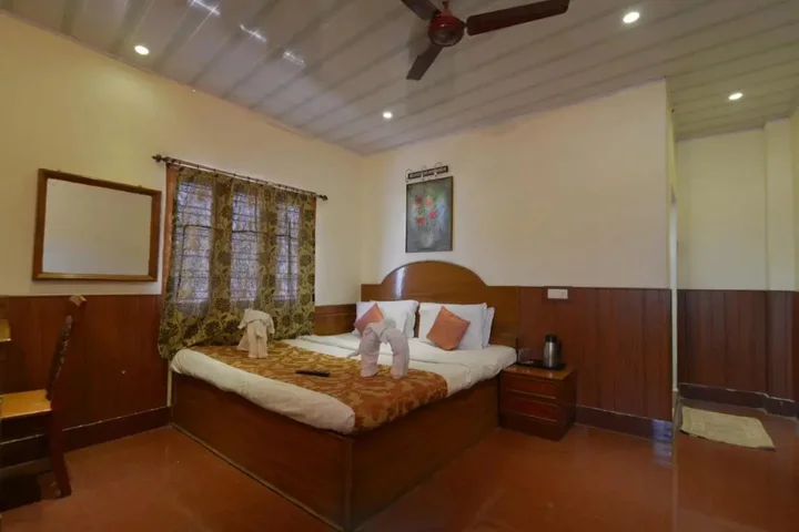 Куттикканам: Tusker Towers