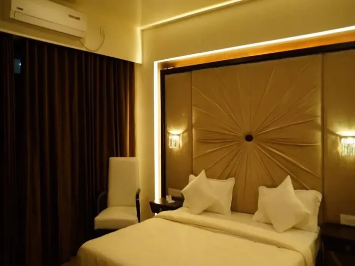 Чандрапур: The ND Hotel