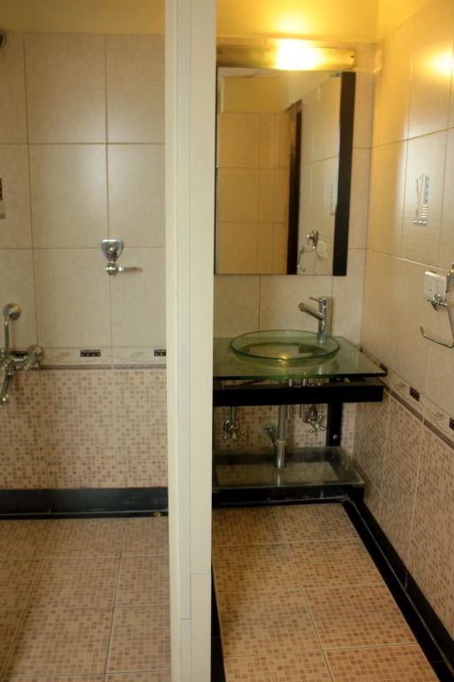 Бангалор: OYO 10437 Hotel Hibiscus INN