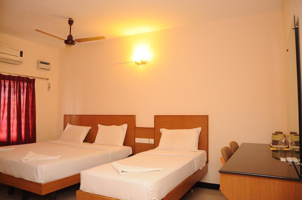 Палани: Hotel Subham