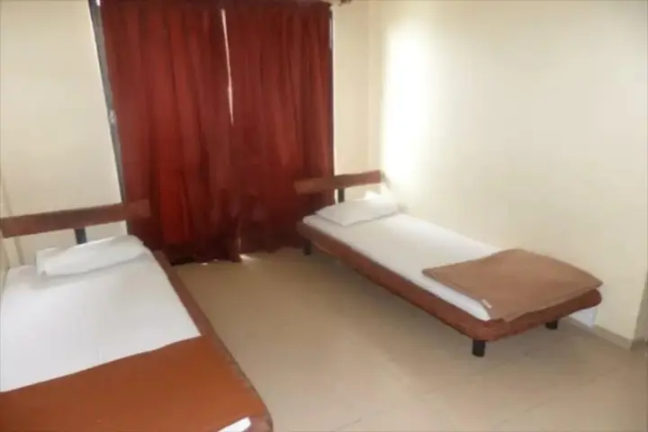 Сатара: Cinderalla Inn Lodging