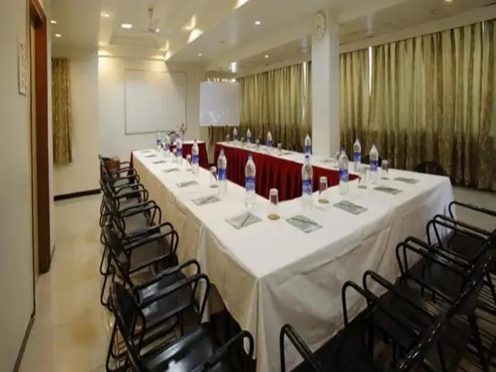 Пуна: Hotel Suyash Deluxe