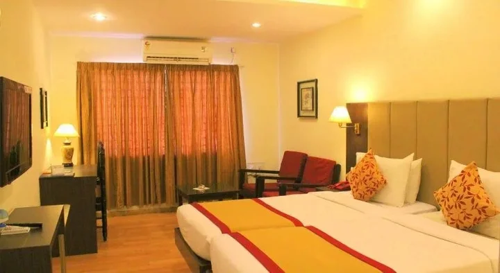 Хосур: Hotel Yasodha Towers
