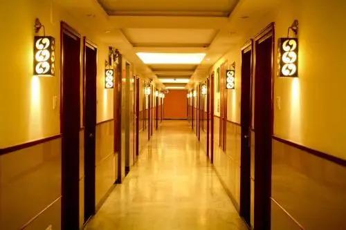 Хосур: Hotel Yasodha Towers