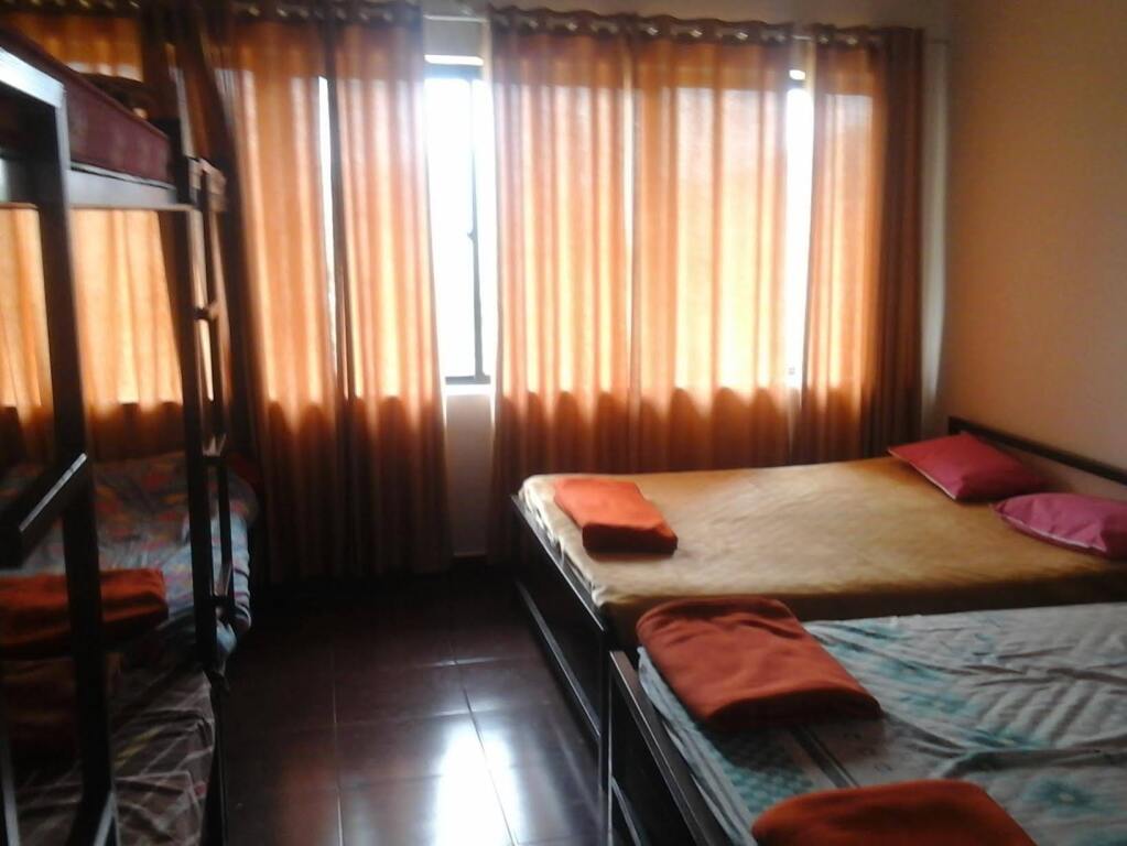 Вайтери: Globe Trotting Holidays Inn