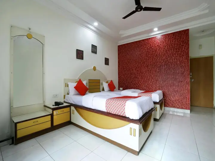 Аурангабад: OYO Flagship 12049 Hotel Ravi Kiran Executive
