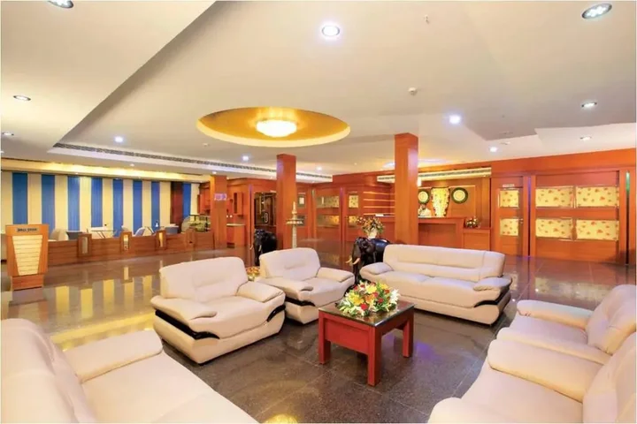 Атирапалли: Hotel Vkj International