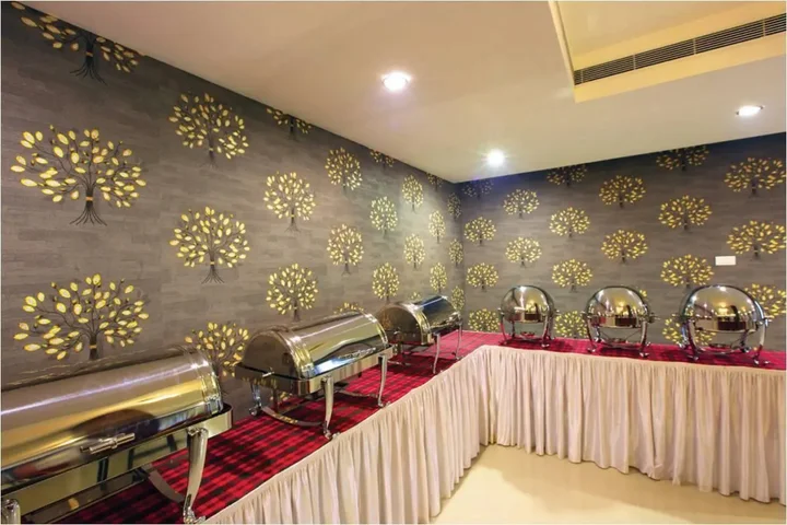 Атирапалли: Hotel Vkj International