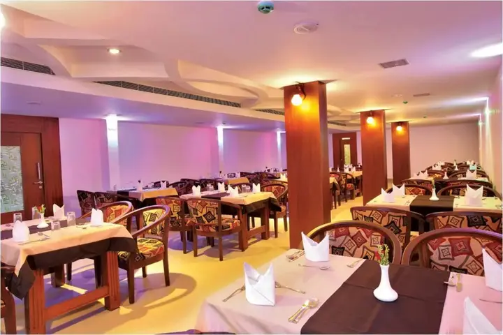 Атирапалли: Hotel Vkj International