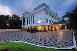 Атирапалли: Hotel Vkj International