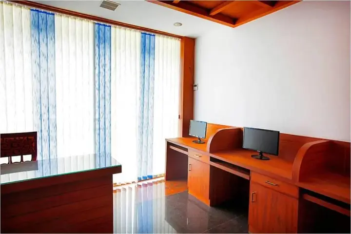 Атирапалли: Hotel Vkj International
