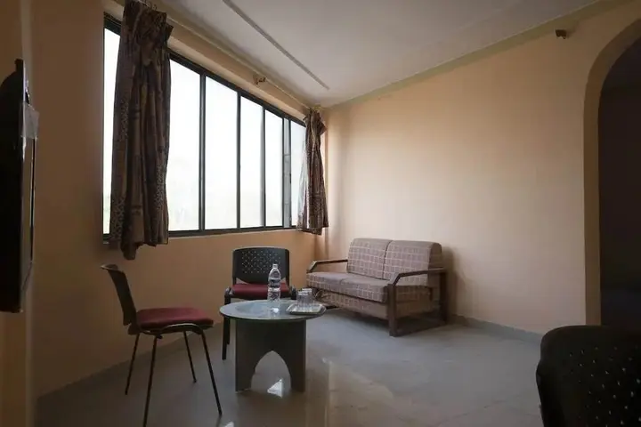 Сатара: Hotel Aakar International
