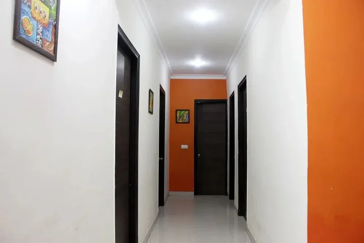 Нойда: OYO Rooms Noida Electronic City