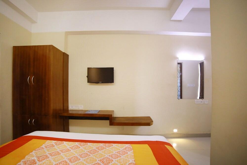Тируванантапурам: OYO 2300 Hotel The Platinum Inn