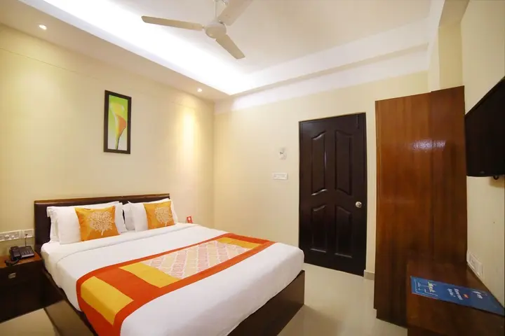 Тируванантапурам: OYO 2300 Hotel The Platinum Inn