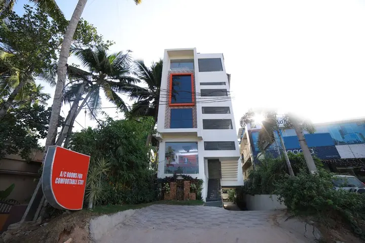 Тируванантапурам: OYO 2300 Hotel The Platinum Inn