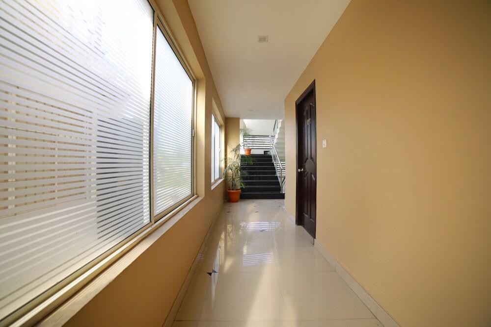 Тируванантапурам: OYO 2300 Hotel The Platinum Inn