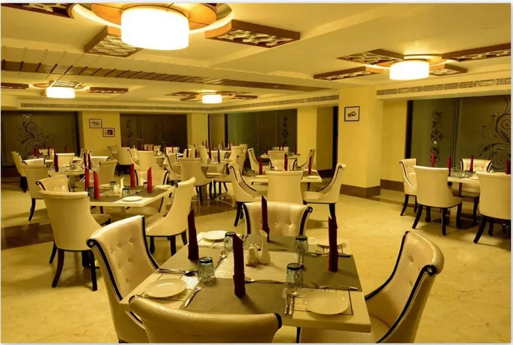 Гувахати: Hotel Bhargav Grand