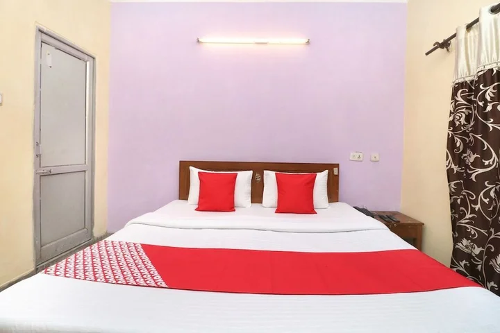 Чандигарх: OYO 28168 Hotel Regal 2