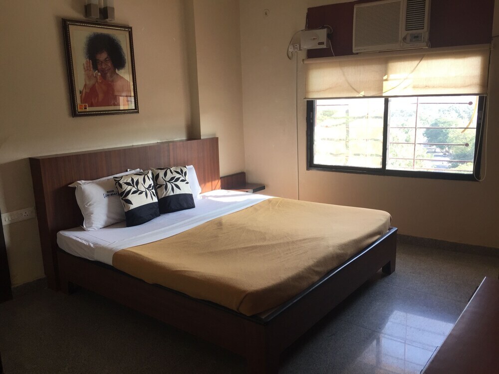 Путтапартхи: Sai Maa Hotel & Residency
