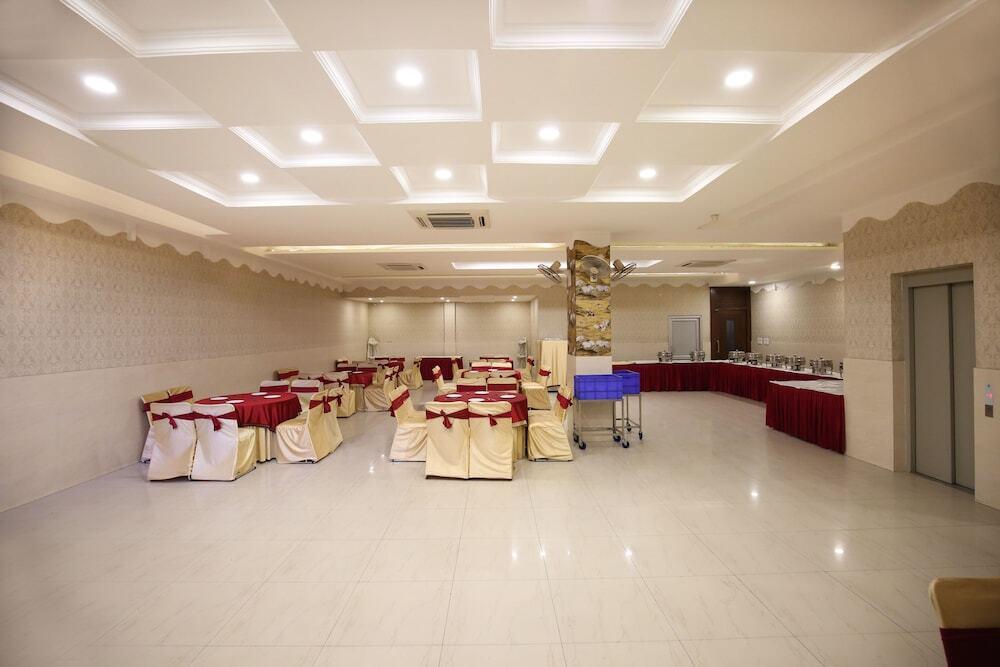 Джаландхар: OYO 3791 Hotel Umed Grand