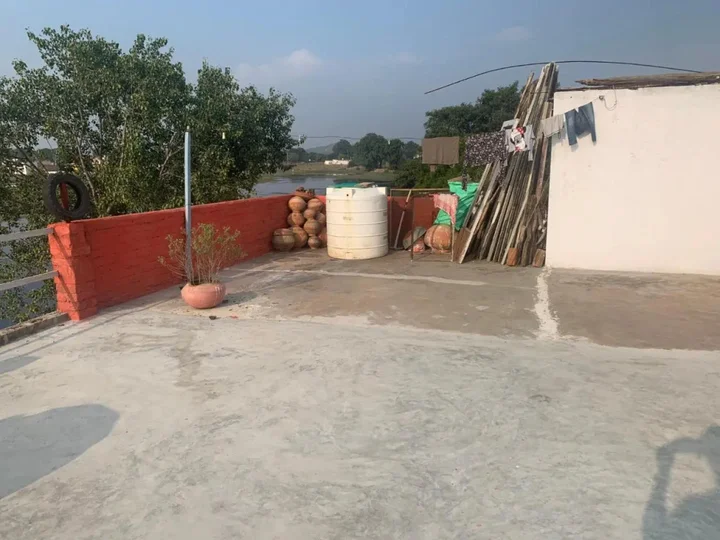 Кхаджурахо: Friends in Khajuraho