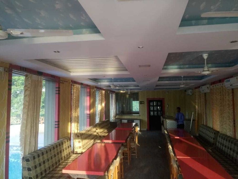 Удаипур: CZAR Palace Resort Udaipur