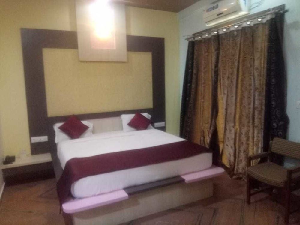 Удаипур: CZAR Palace Resort Udaipur