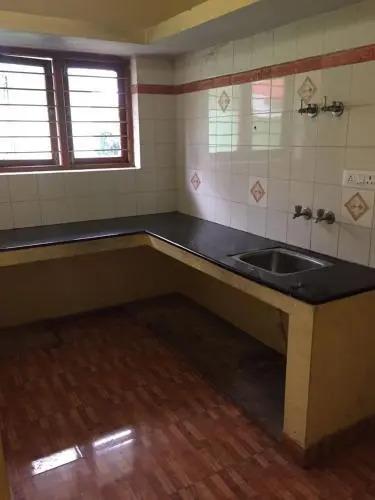 Ути: S & S Holiday Home