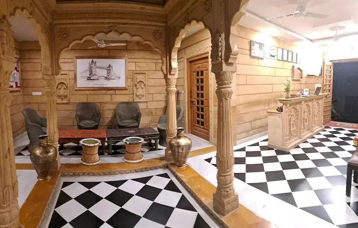 Джайсалмер: golden marigold hotel