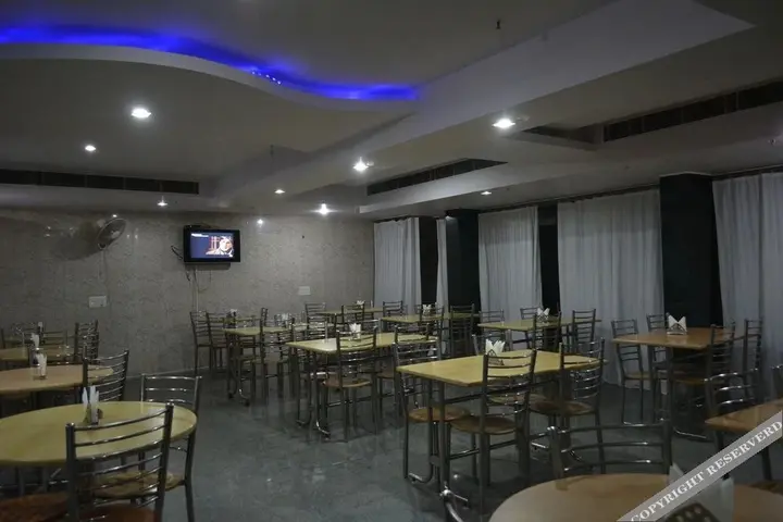 Нью-Дели: Airport Hotel Breeze