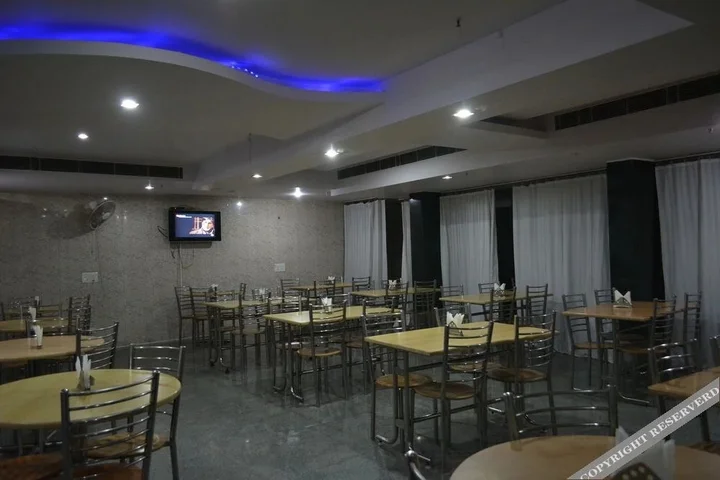 Нью-Дели: Airport Hotel Breeze