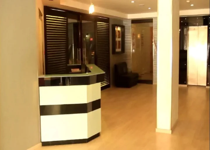 Бангалор: The Mayer - Indiranagar
