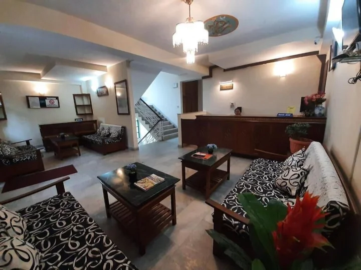 Пеллинг: Hotel Dubdi