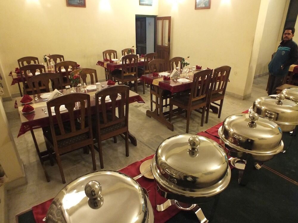 Пеллинг: Hotel Dubdi