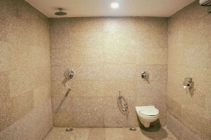 Чандрапур: Tristar Hotels