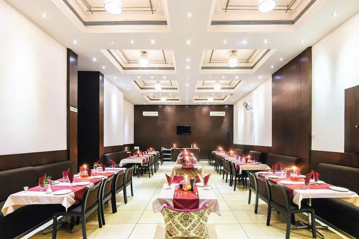 Чандрапур: Tristar Hotels