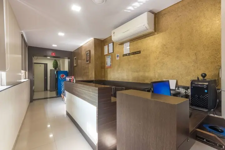 Мумбаи: OYO 7892 Hotel Minerva Residency